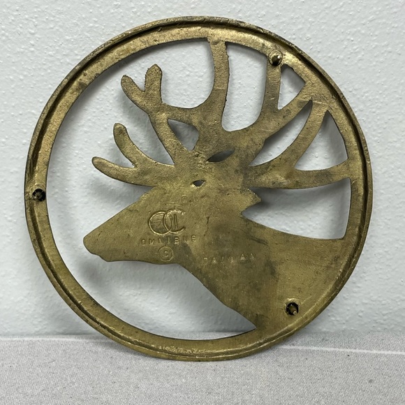 7” Round Solid Brass Stand With Deer Head. - Picture 3 of 8